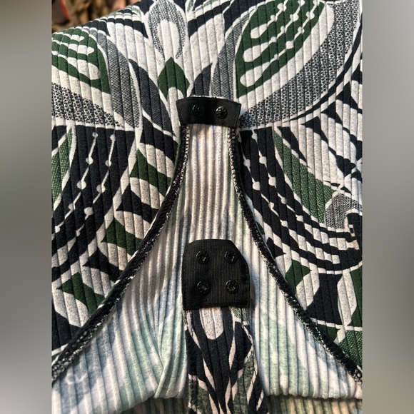 Farm Rio Printed Stretchy Bodysuit long sleeves size M - Picture 5 of 5